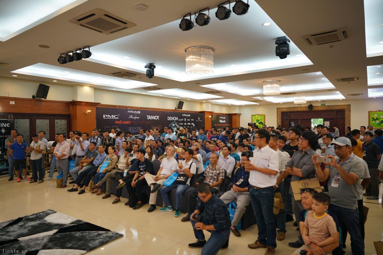 Đang tải tinhte_av_show_2019 (43).jpg…