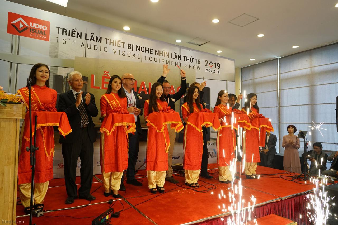 Đang tải tinhte_av_show_2019 (9).jpg…