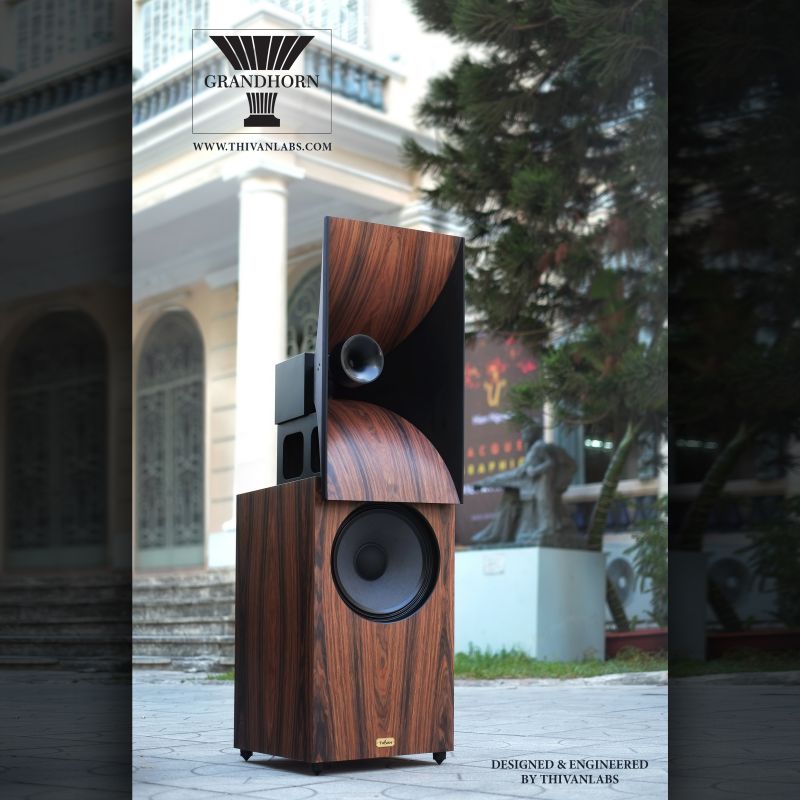 Đang tải tinhte_avshow_2019_thi_van_grand_horn.jpg…