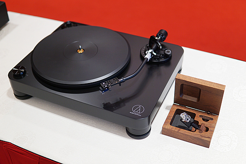 Mâm đĩa than Audio Technica AT-LP7 lần đầu xuất hiện tại AVShow. Ảnh: Lưu Quý